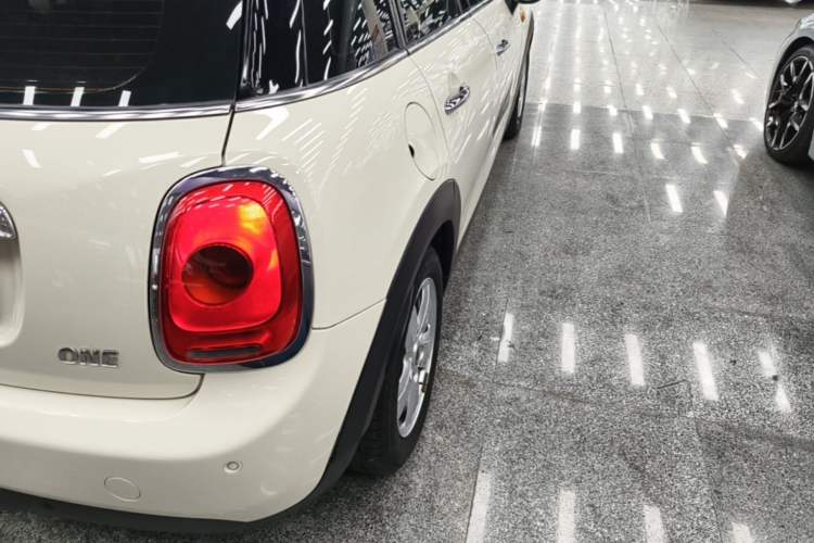 Used MINI 2015 1.2T ONE Five-Door Edition Exterior 3
