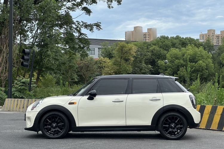 Used MINI 2015 1.5T COOPER Fun Five-Door Edition Exterior 4