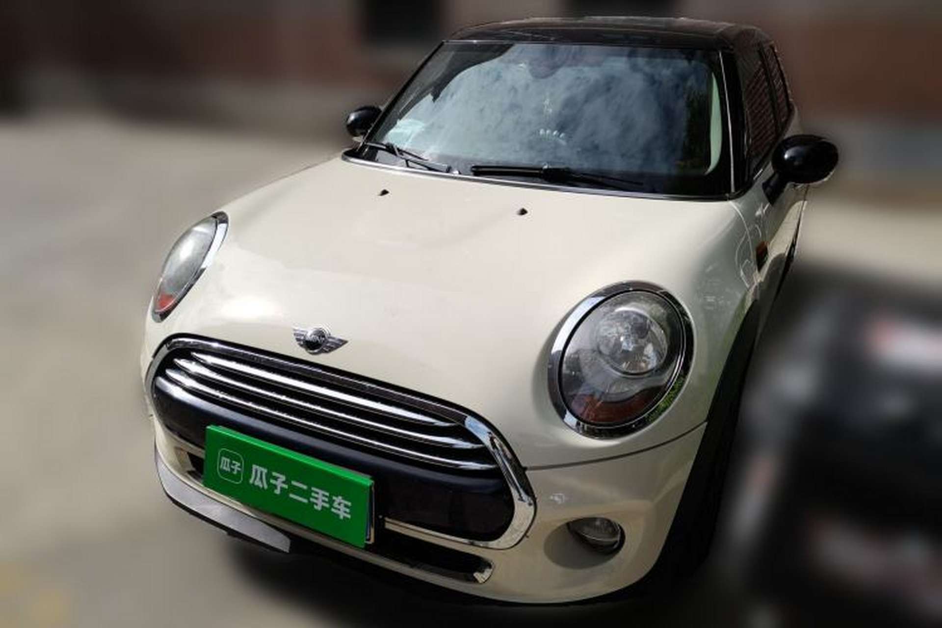 Used MINI 2015 1.5T COOPER Fun Five-Door Edition Front Left 45 Deg