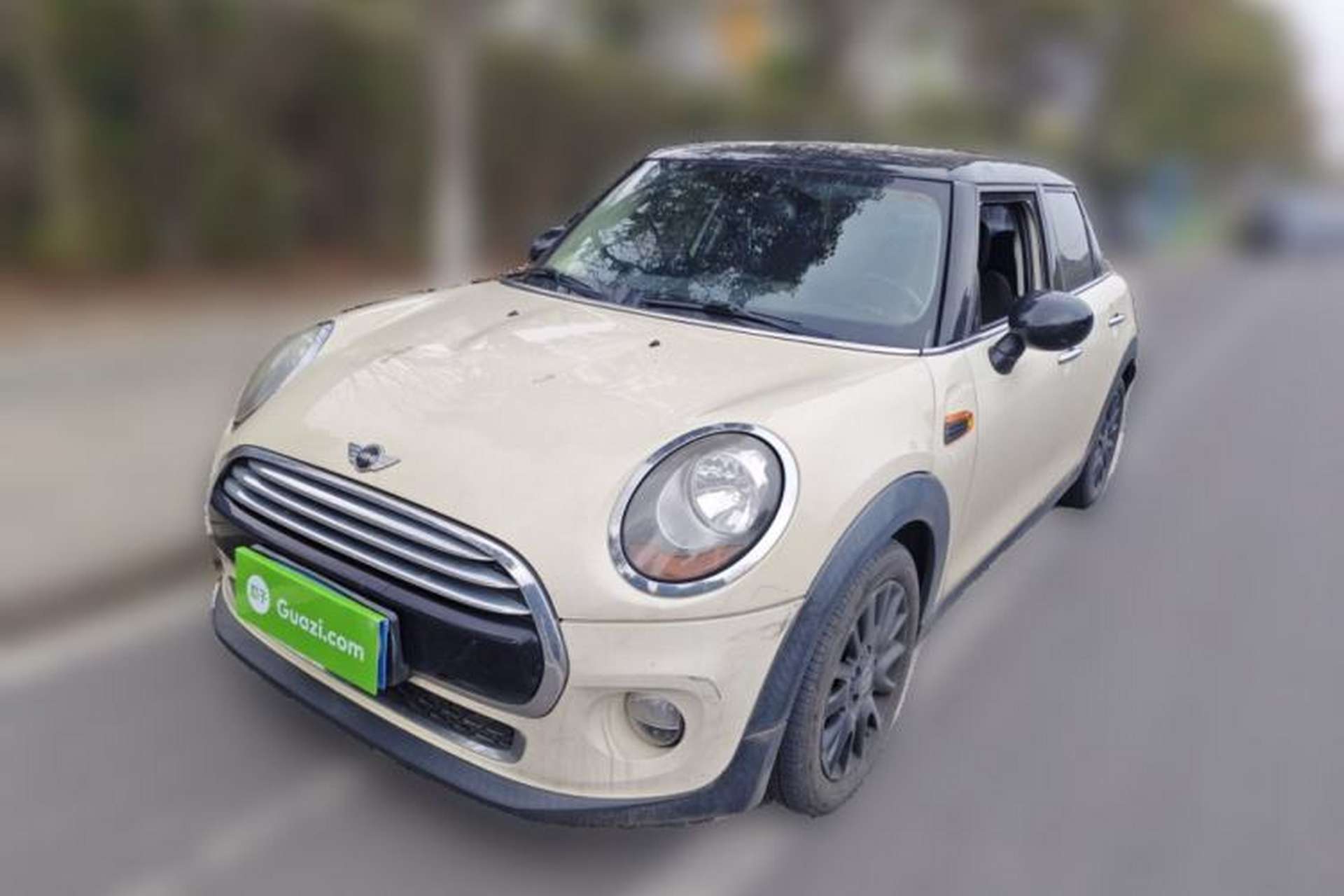 Used MINI 2015 1.5T COOPER Fun Five-Door Edition Front Left 45 Deg
