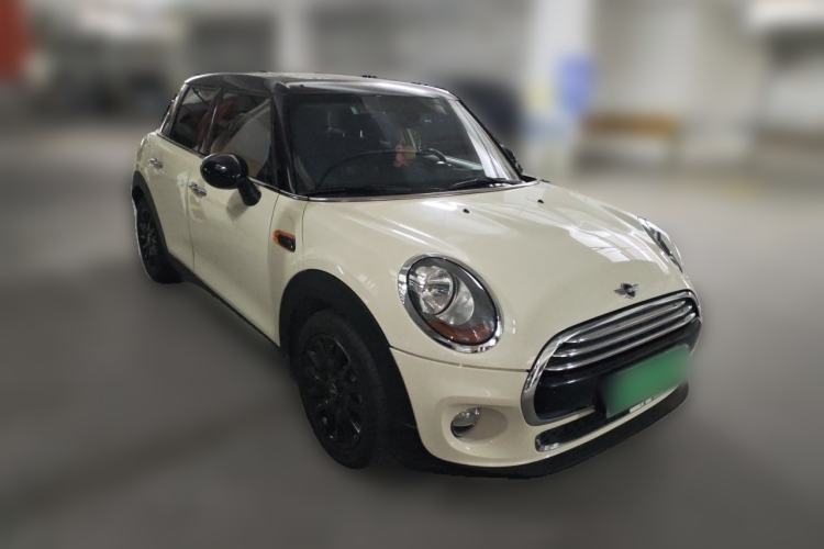 Used MINI 2015 1.5T COOPER Fun Five-Door Edition Front Right 45 Deg