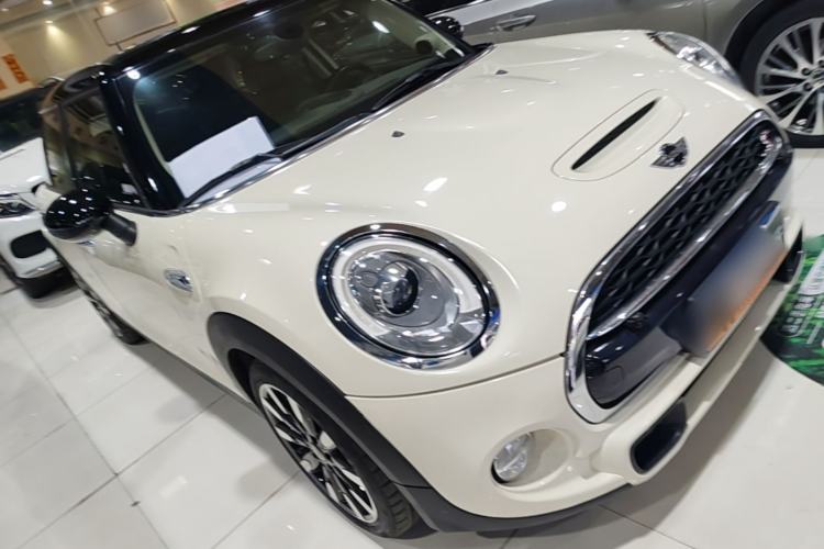 Used MINI 2015 2.0T COOPER S Five-Door Edition Front Right 45 Deg
