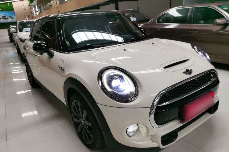 Used MINI 2015 2.0T COOPER S Five-Door Edition Front Right 45 Deg