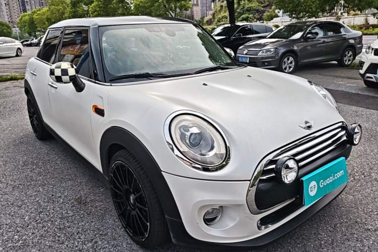 Used MINI 2015 1.2T ONE Five-Door Edition Front Right 45 Deg
