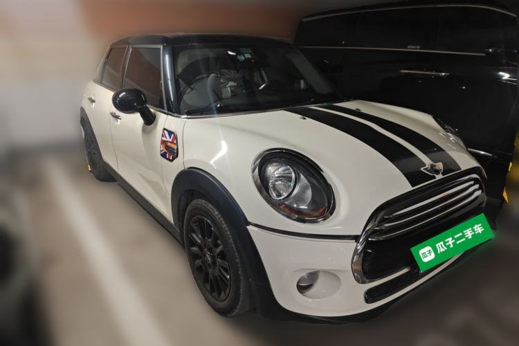 Used MINI 2015 1.5T COOPER Fun Five-Door Edition Front Right 45 Deg