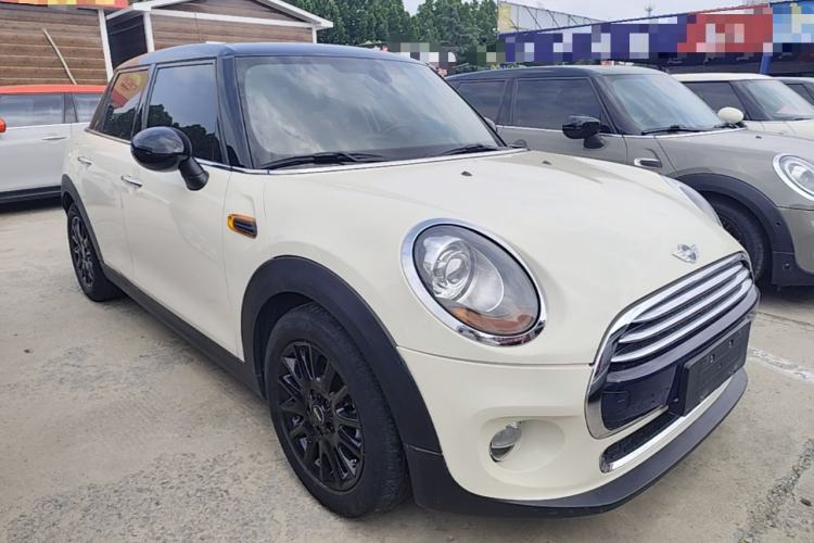 Used MINI 2015 1.5T COOPER Fun Five-Door Edition Front Right 45 Deg