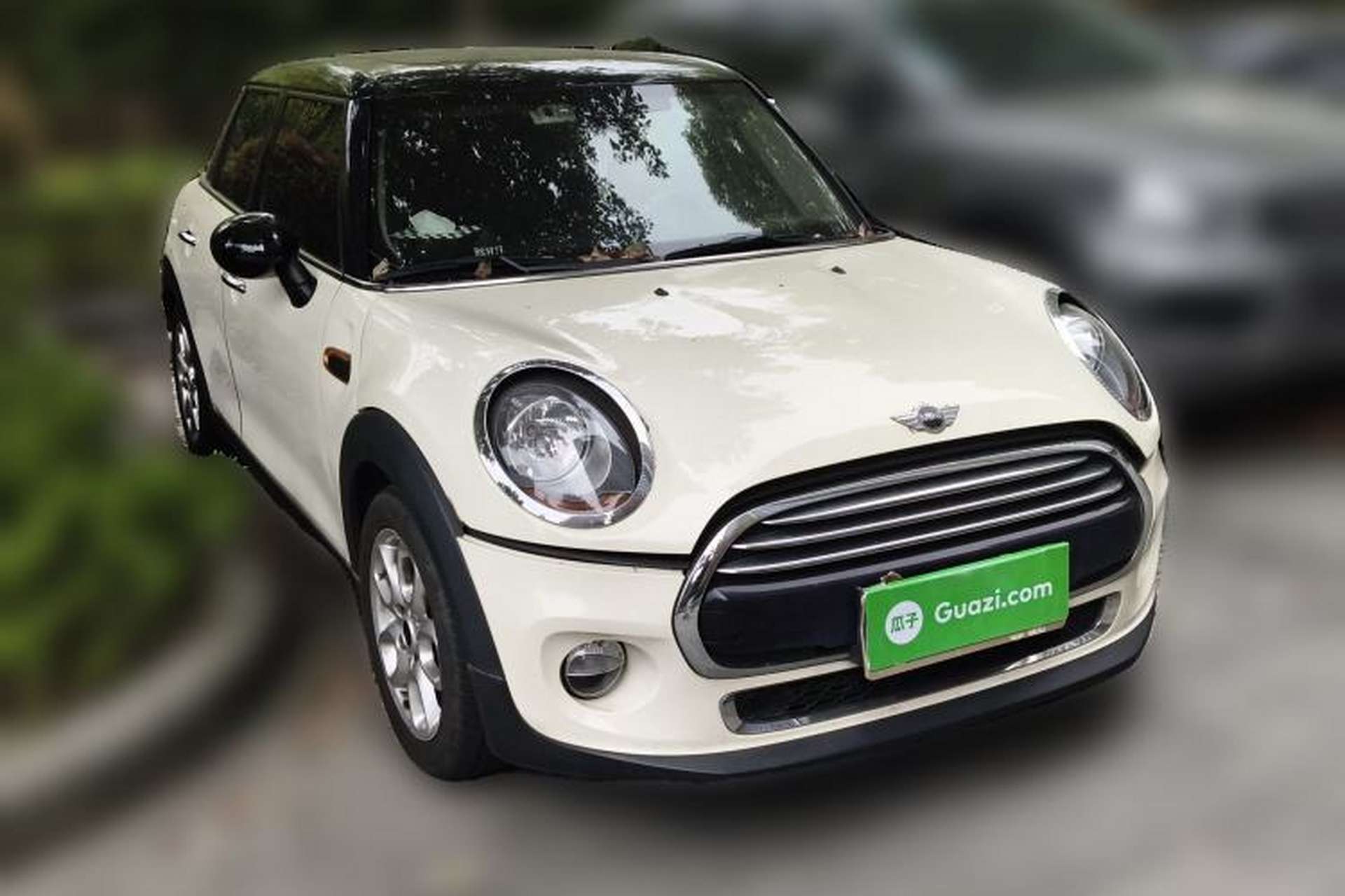 Used MINI 2015 1.5T COOPER Fun Five-Door Edition Front Right 45 Deg