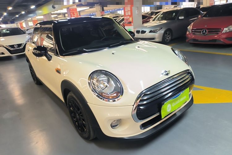 Used MINI 2015 1.5T COOPER Fun Five-Door Edition Front Right 45 Deg