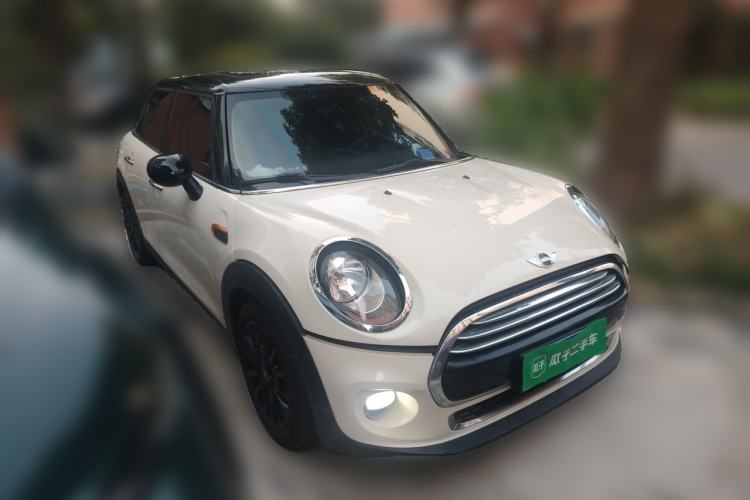Used MINI 2015 1.5T COOPER Fun Five-Door Edition Front Right 45 Deg