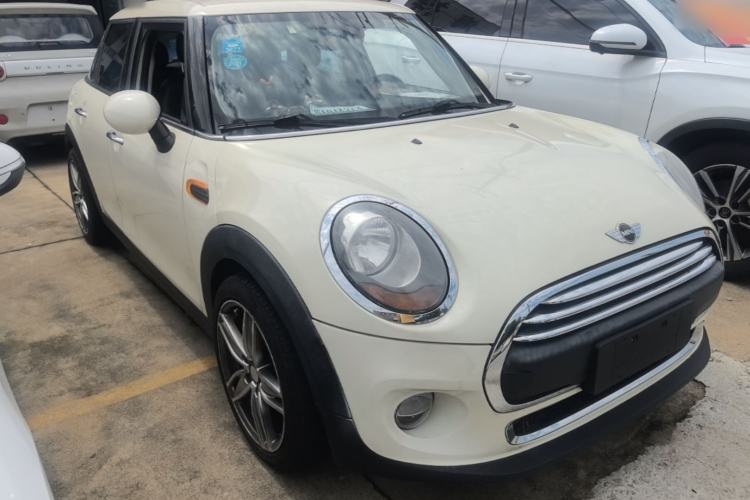 Used MINI 2015 1.2T ONE Five-Door Edition Front Right 45 Deg