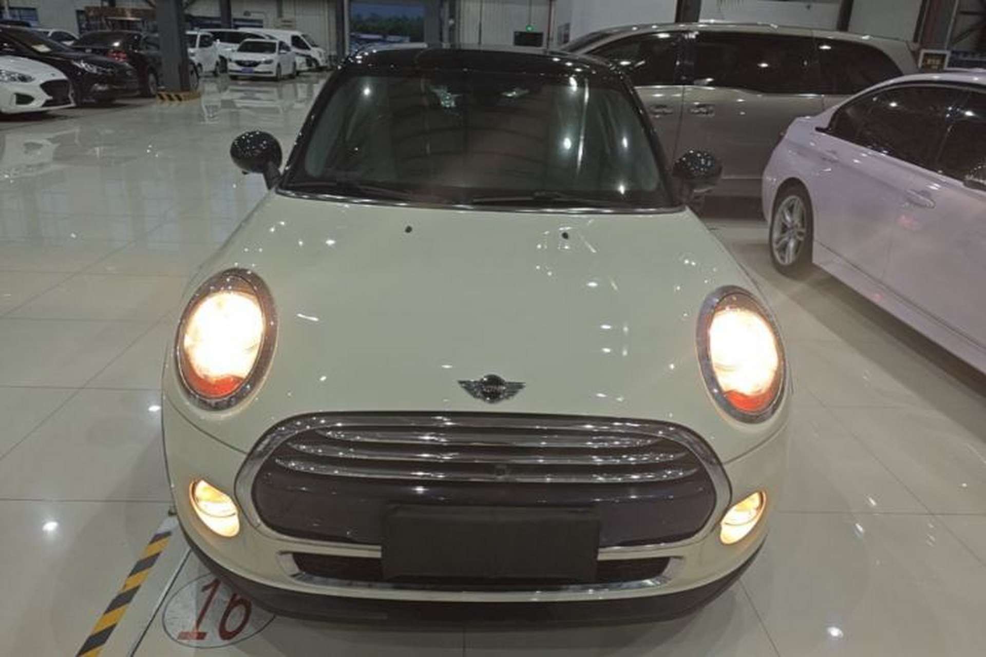 Used MINI 2015 1.5T COOPER Fun Five-Door Edition Front