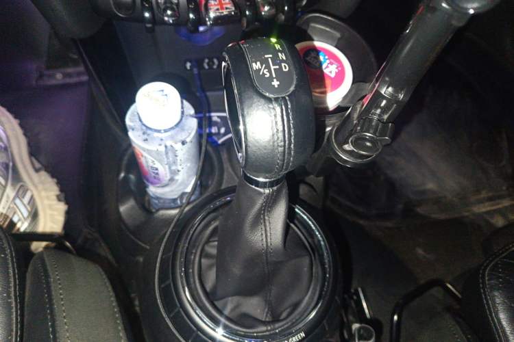 Used MINI 2015 2.0T COOPER S Five-Door Edition Gear Lever