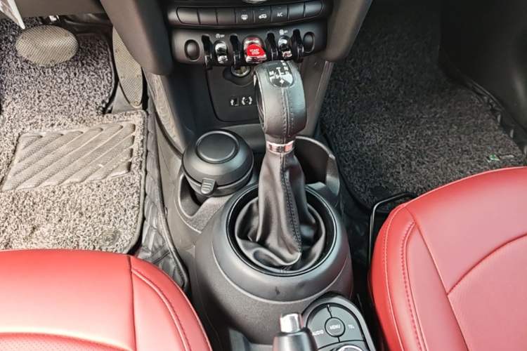 Used MINI 2015 1.2T ONE Five-Door Edition Gear Lever
