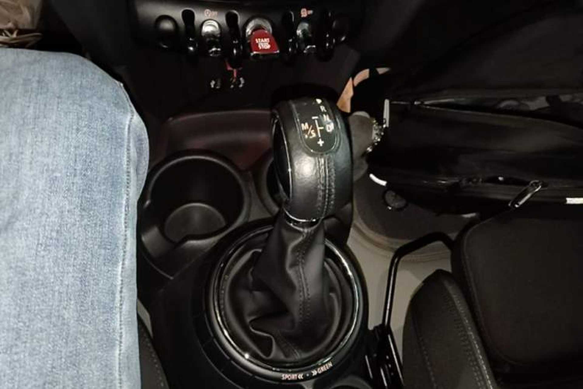 Used MINI 2015 1.5T COOPER Fun Five-Door Edition Gear Lever