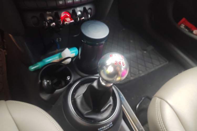 Used MINI 2015 1.2T Manual ONE Five-Door Edition Gear Lever