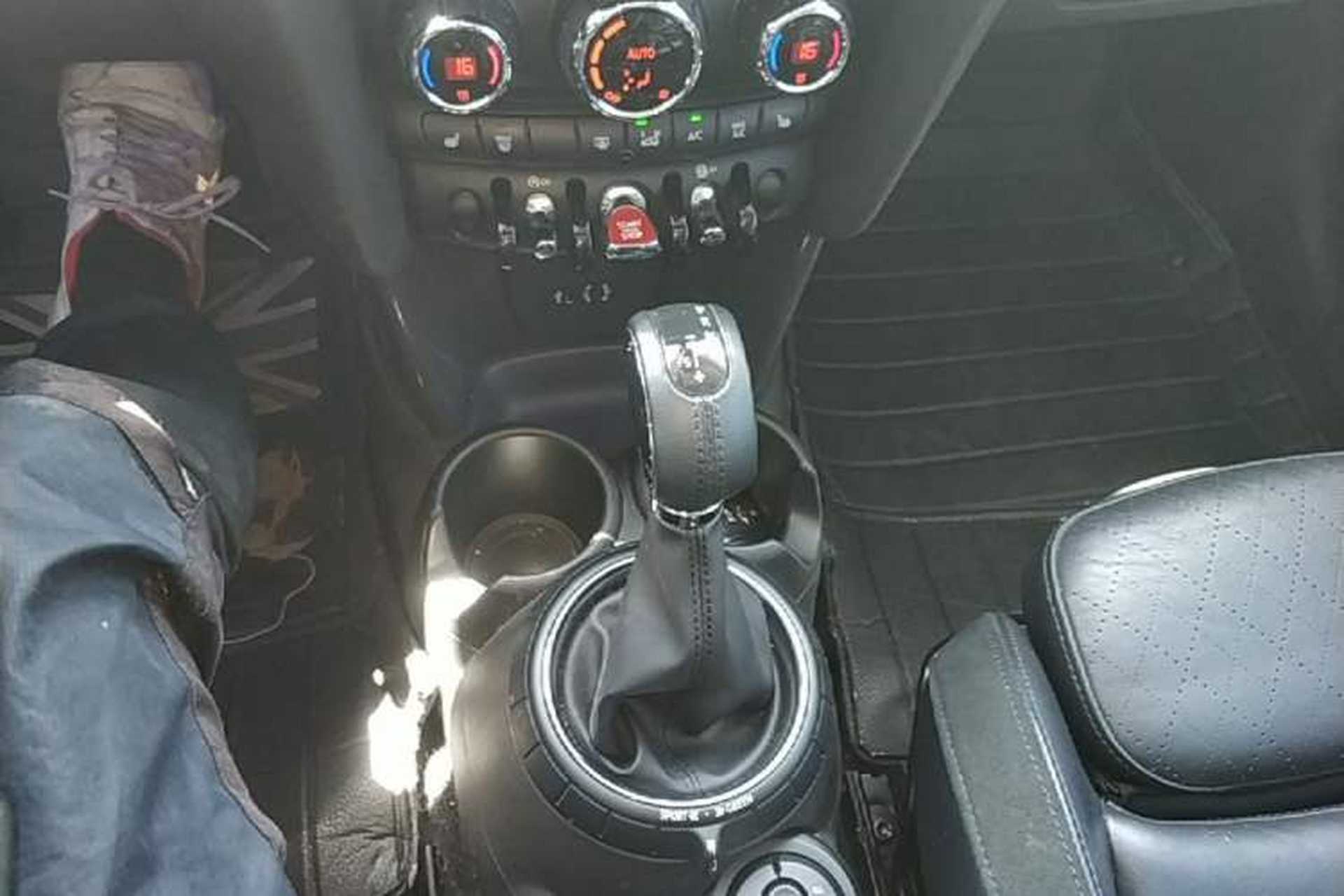 Used MINI 2015 1.5T COOPER Excitement Five-Door Edition Gear Lever