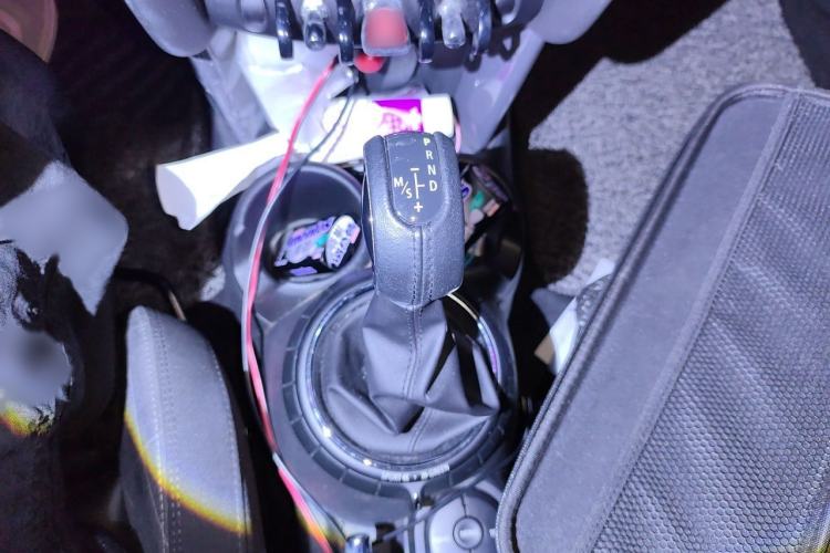 Used MINI 2015 1.5T COOPER Fun Five-Door Edition Gear Lever