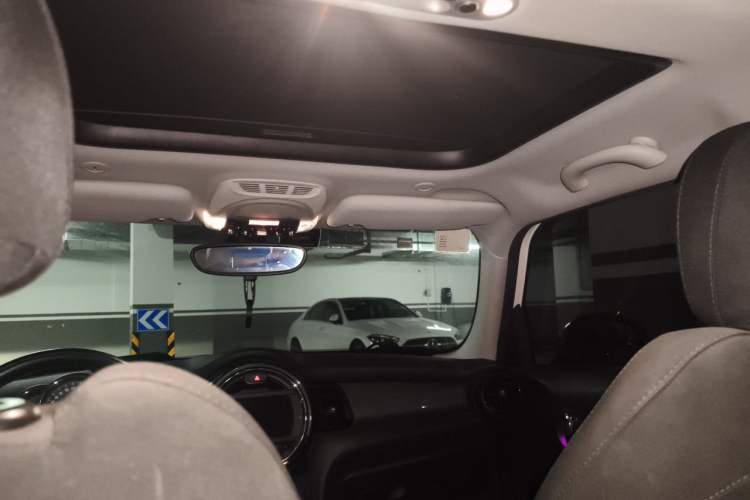 Used MINI 2015 1.5T COOPER Fun Five-Door Edition Headliner