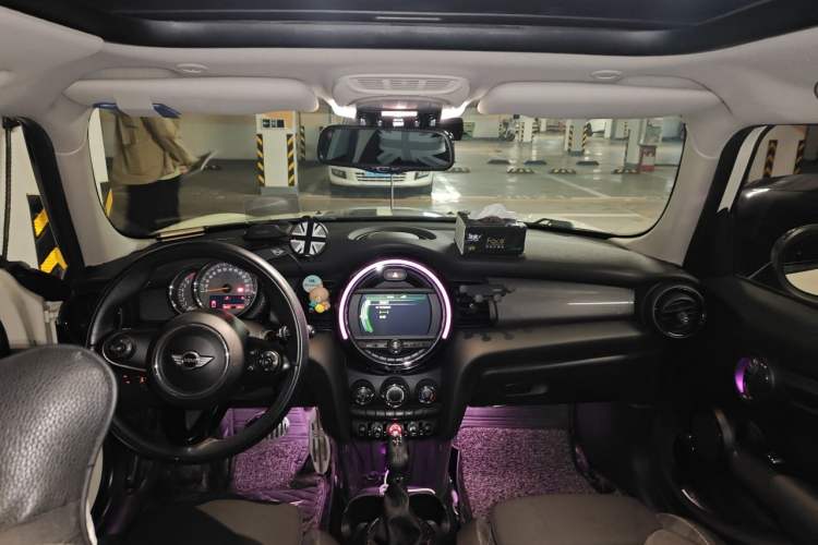 Used MINI 2015 1.5T COOPER Fun Five-Door Edition Headliner