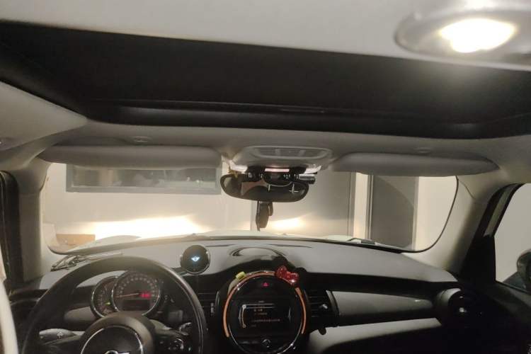 Used MINI 2015 1.5T COOPER Fun Five-Door Edition Headliner