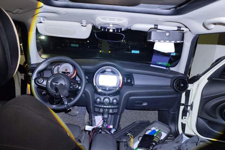 Used MINI 2015 1.5T COOPER Fun Five-Door Edition Headliner