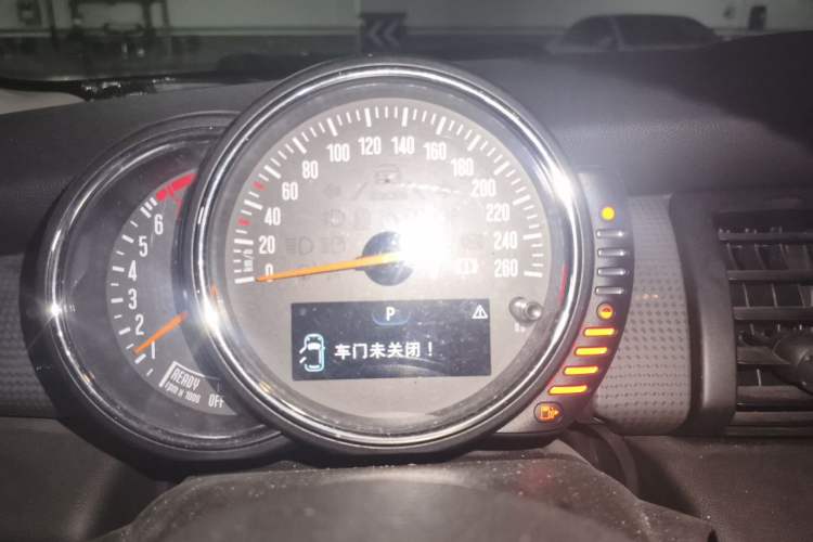 Used MINI 2015 1.5T COOPER Fun Five-Door Edition Instrument Cluster