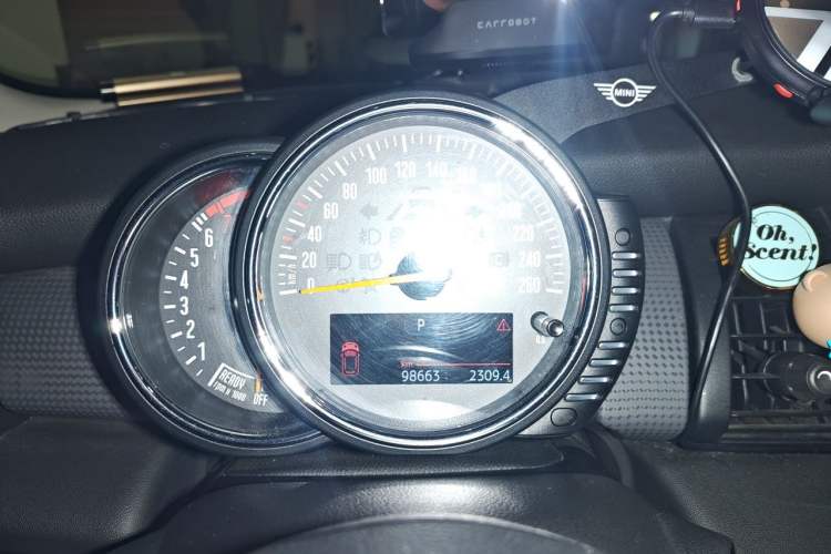 Used MINI 2015 1.5T COOPER Fun Five-Door Edition Instrument Cluster