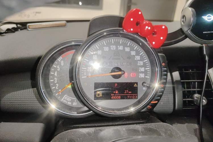 Used MINI 2015 1.5T COOPER Fun Five-Door Edition Instrument Cluster