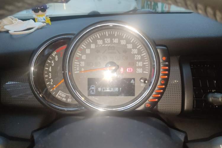 Used MINI 2015 1.5T COOPER Excitement Five-Door Edition Instrument Cluster