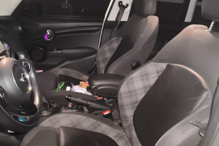 Used MINI 2015 1.5T COOPER Fun Five-Door Edition Left Front Seat