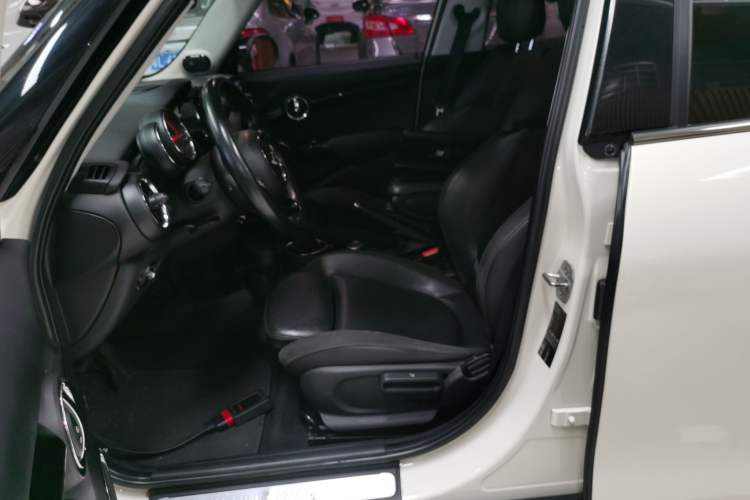 Used MINI 2015 2.0T COOPER S Five-Door Edition Left Front Seat