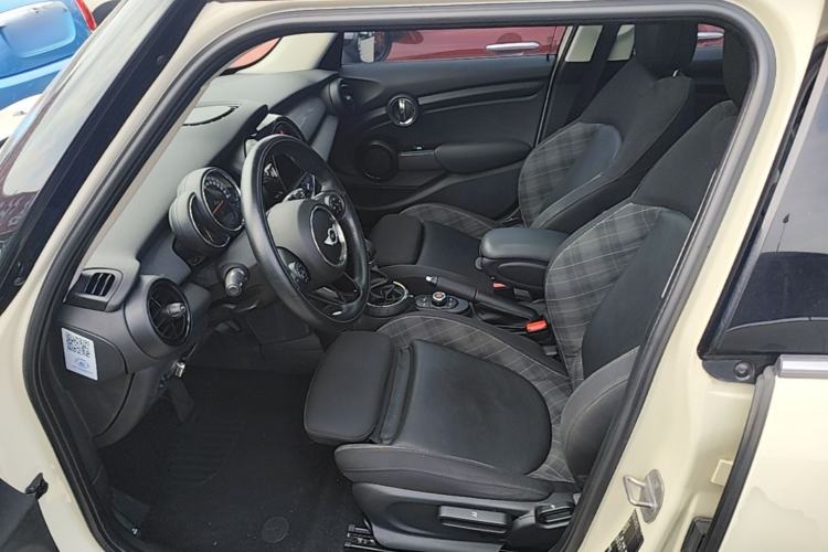 Used MINI 2015 1.5T COOPER Fun Five-Door Edition Left Front Seat
