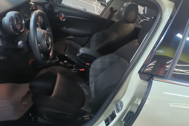 Used MINI 2015 1.5T COOPER Fun Five-Door Edition Left Front Seat