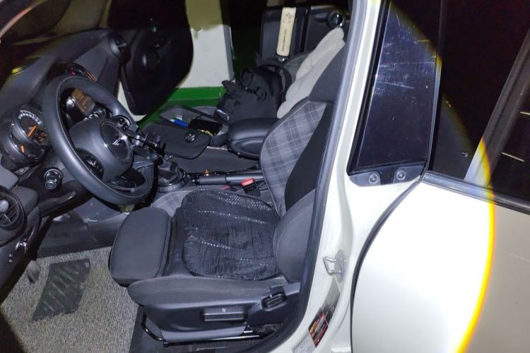 Used MINI 2015 1.5T COOPER Fun Five-Door Edition Left Front Seat