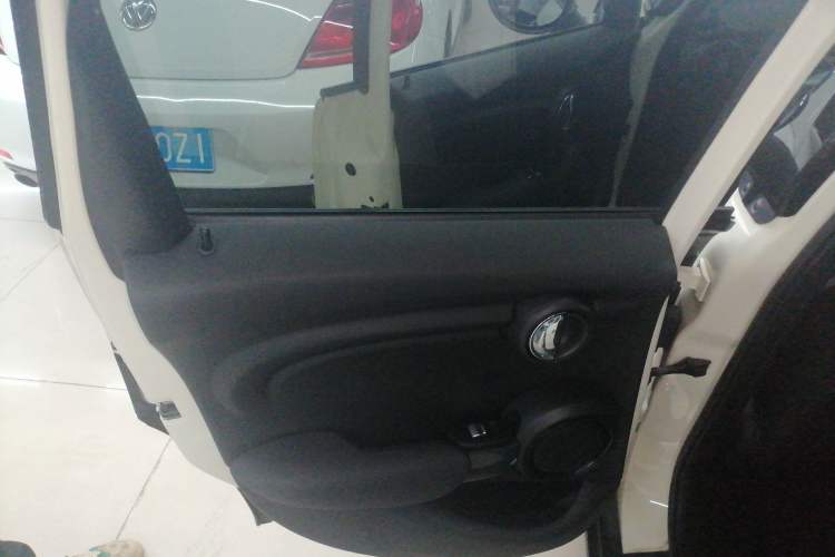 Used MINI 2015 1.2T ONE Five-Door Edition Left Rear Door Interior