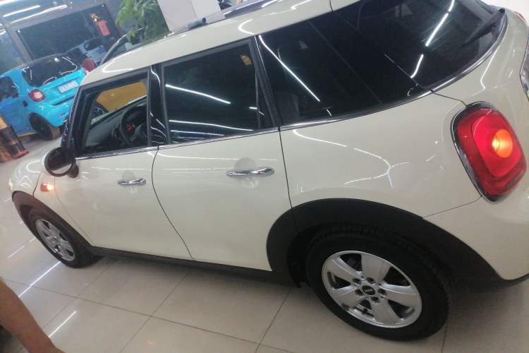 Used MINI 2015 1.2T ONE Five-Door Edition Left Side