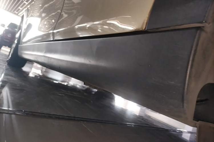 Used MINI 2015 1.2T ONE Five-Door Edition Left Side Sill