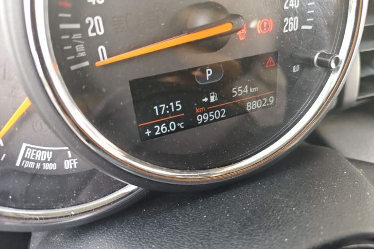 Used MINI 2015 1.2T ONE Five-Door Edition Odometer Close Up