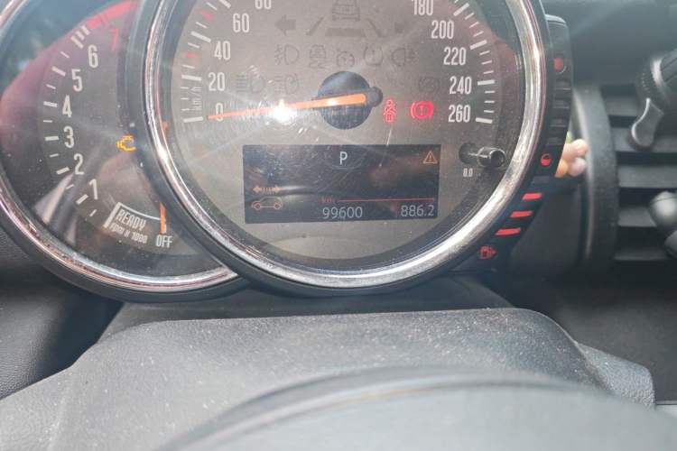 Used MINI 2015 1.2T ONE Five-Door Edition Odometer Close Up