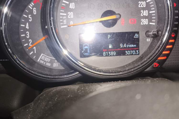 Used MINI 2015 1.5T COOPER Fun Five-Door Edition Odometer Close Up