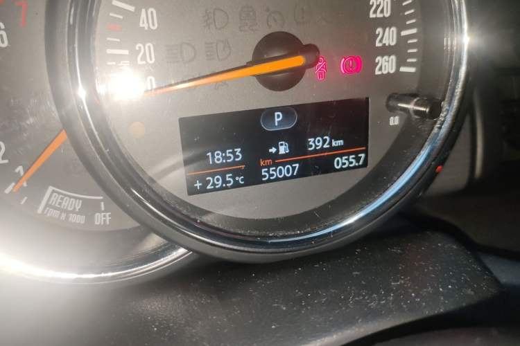 Used MINI 2015 1.5T COOPER Excitement Five-Door Edition Odometer Close Up