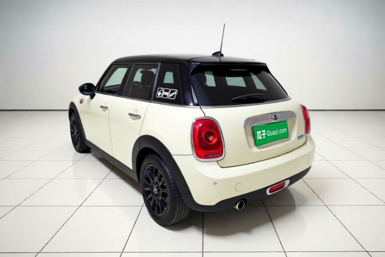 Used MINI 2015 1.5T COOPER Fun Five-Door Edition Rear Left 45 Deg