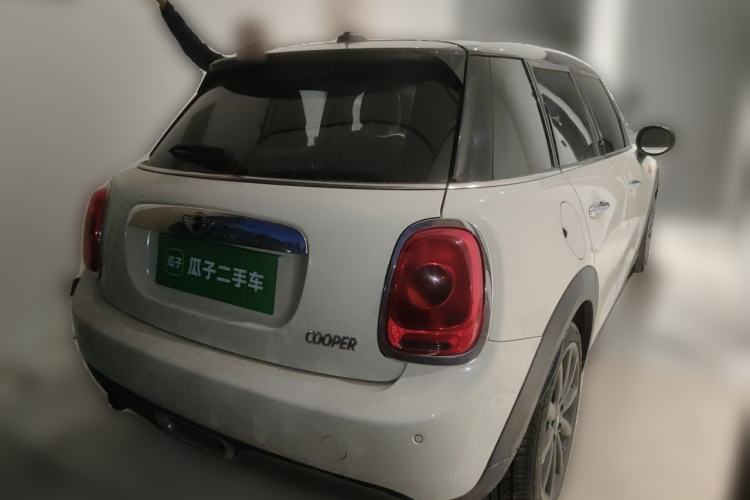 Used MINI 2015 1.5T COOPER Fun Five-Door Edition Rear Right 45 Deg