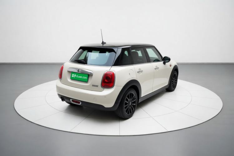 Used MINI 2015 1.5T COOPER Fun Five-Door Edition Rear Right 45 Deg