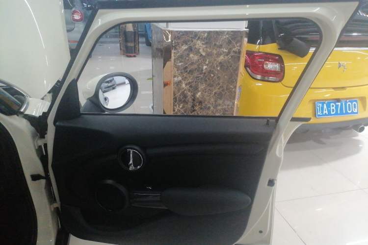 Used MINI 2015 1.2T ONE Five-Door Edition Right Front Door Interior