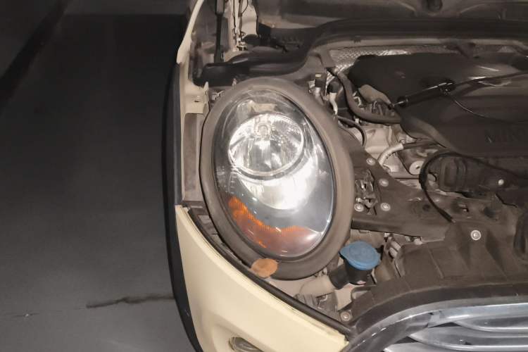 Used MINI 2015 1.5T COOPER Fun Five-Door Edition Right Front Headlight