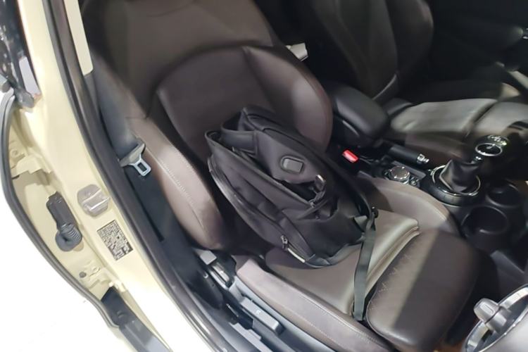 Used MINI 2015 2.0T COOPER S Five-Door Edition Right Front Seat