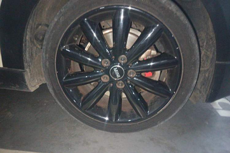 Used MINI 2015 2.0T COOPER S Five-Door Edition Right Front Wheel Hub