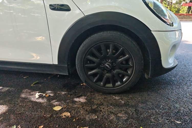 Used MINI 2015 1.2T ONE Five-Door Edition Right Front Wheel Hub