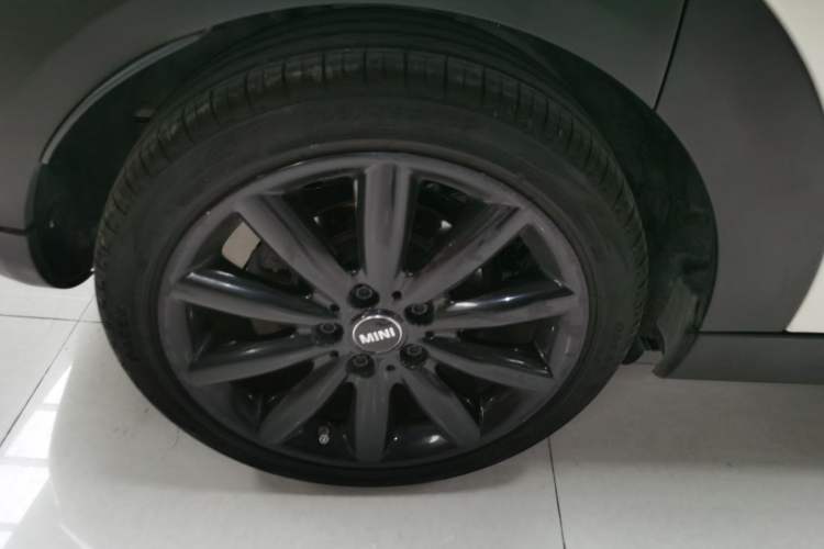 Used MINI 2015 2.0T COOPER S Five-Door Edition Right Rear Wheel Hub